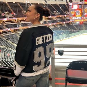 Meet your Posher, Adriana